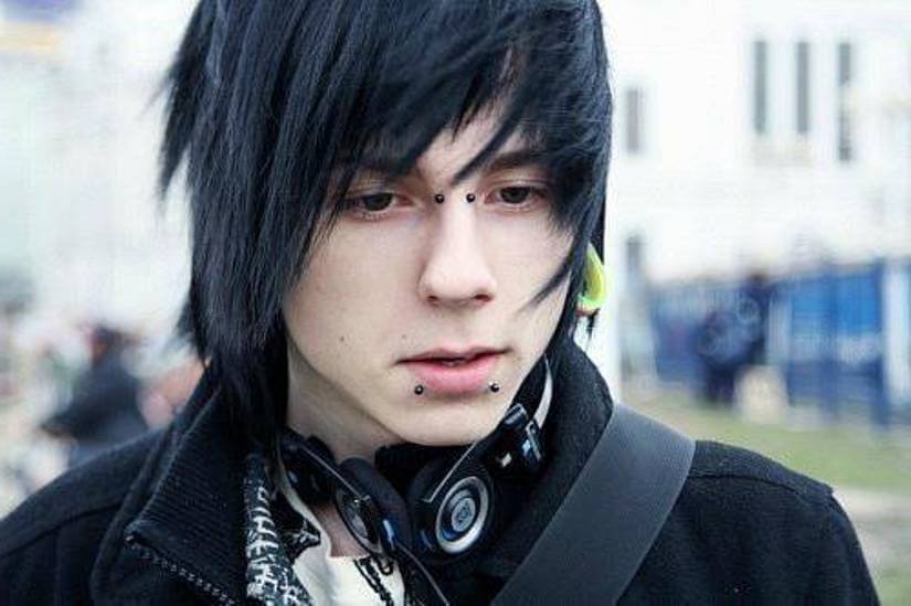 4. 30 Short Emo Hairstyles for Guys - Men's Hairstyle Trends - wide 8