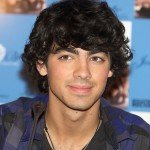 The Best Curly Hairstyles for Men-1471